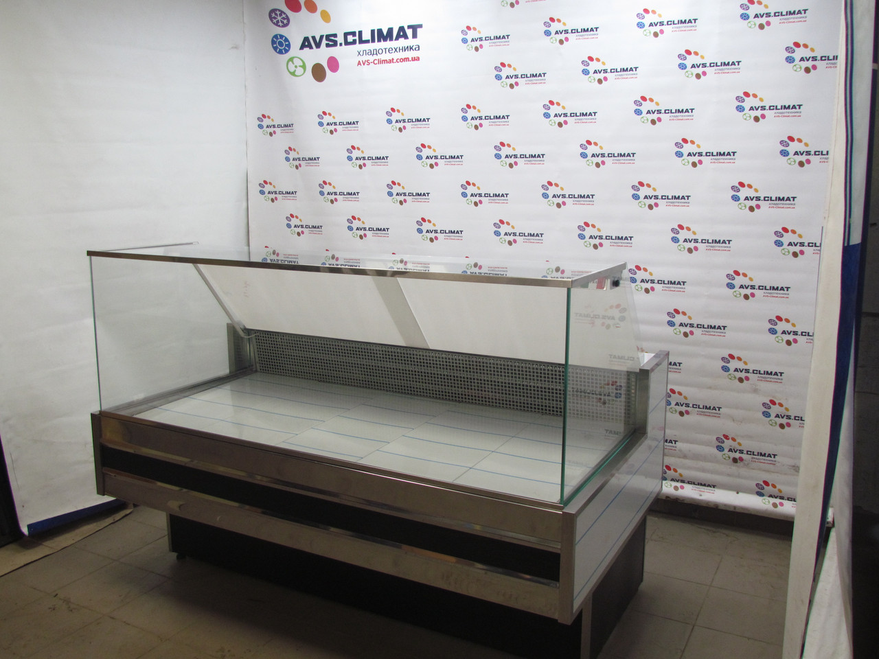 Холодильна вітрина середньотемпературна AVS CUBE 1,5 м
