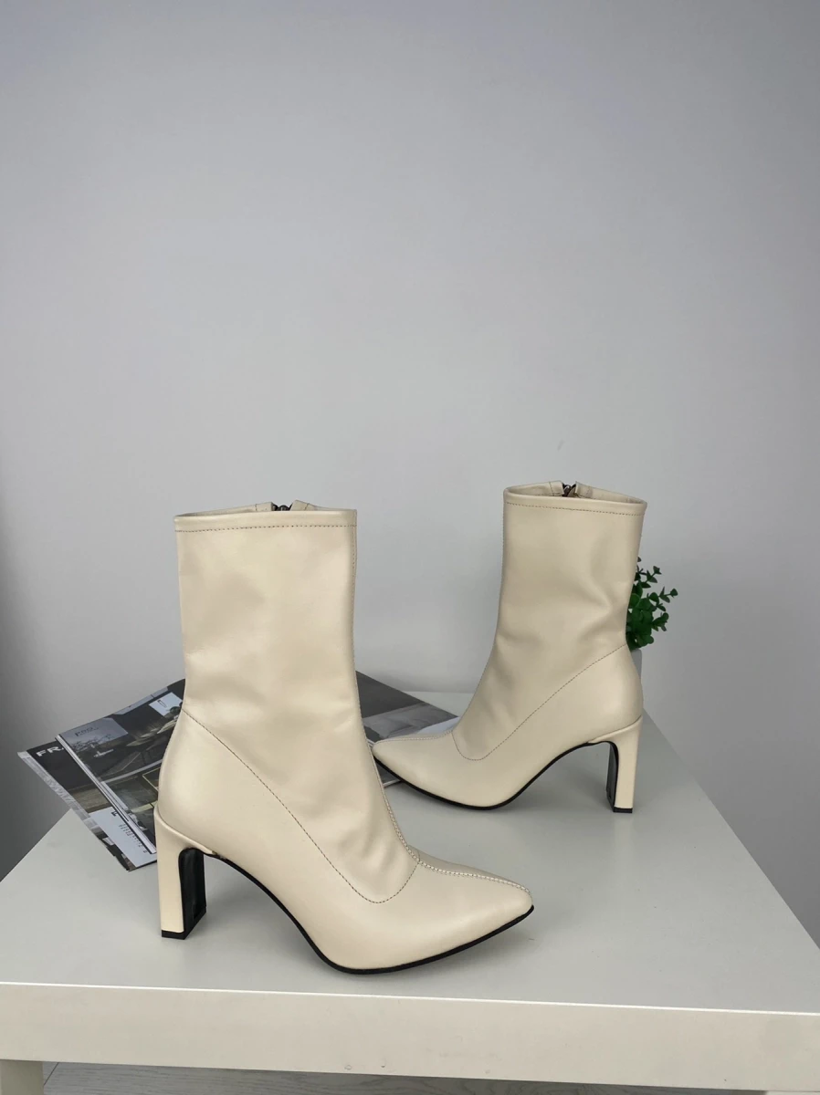 Жіночі демісезонні черевики ShoesBand Молочні натуральні шкіряні всередині шкірпідкладка 35 (23 см) (S85201-1д)