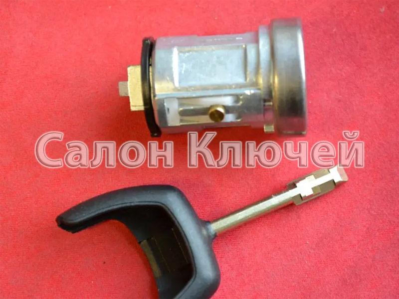 Личинка замка запалювання Ford з ключем рогу