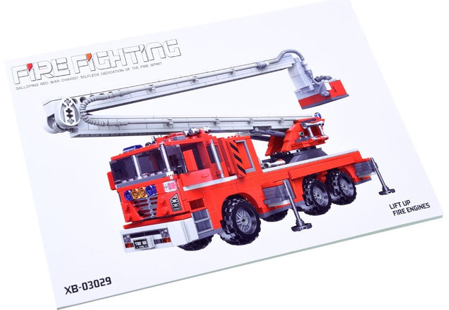 Конструктор велика пожежна машина з краном