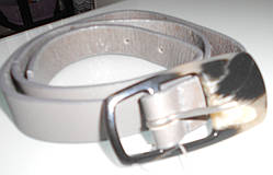 Модний жіночій пасок з пряжкою з рога сіра замша Solar