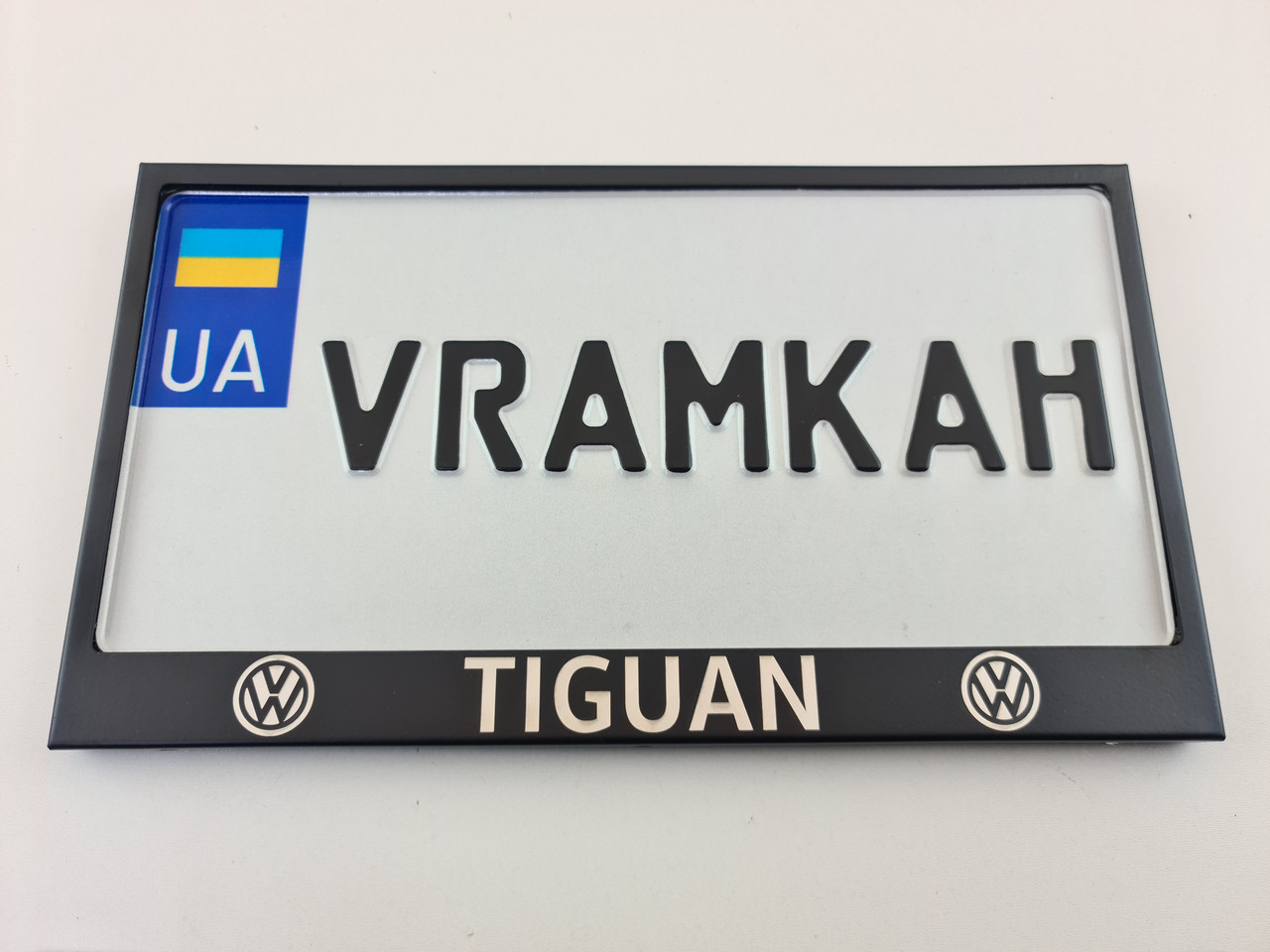 Номерна рамка для авто Volkswagen Tiguan black, рамка під американський номер