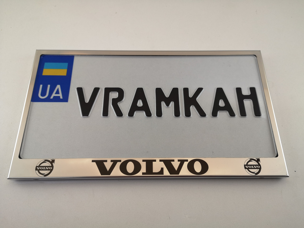 Номерна рамка для авто Volvo, рамка під американський номер