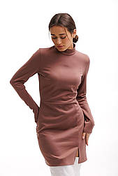 Жіноче коротке плаття під горло з розрізом на нозі