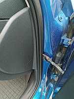 Уплотнитель проема правых передних дверей ( пассажирский двери ) Шкода Октавия А7 Skoda Octavia A7