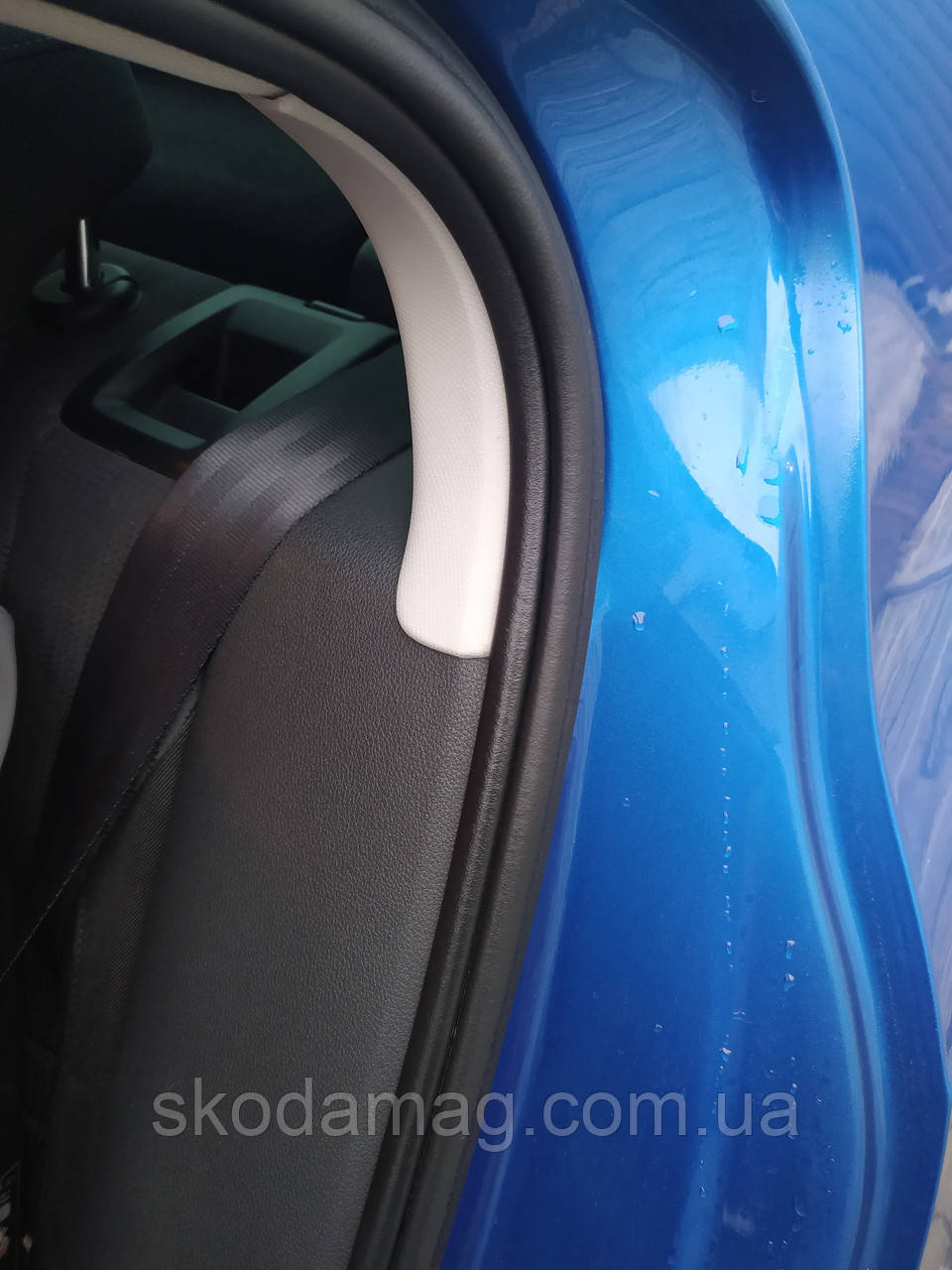 Уплотнитель проема задних левых дверей ( левой двери ) Шкода Октавия А7 ...