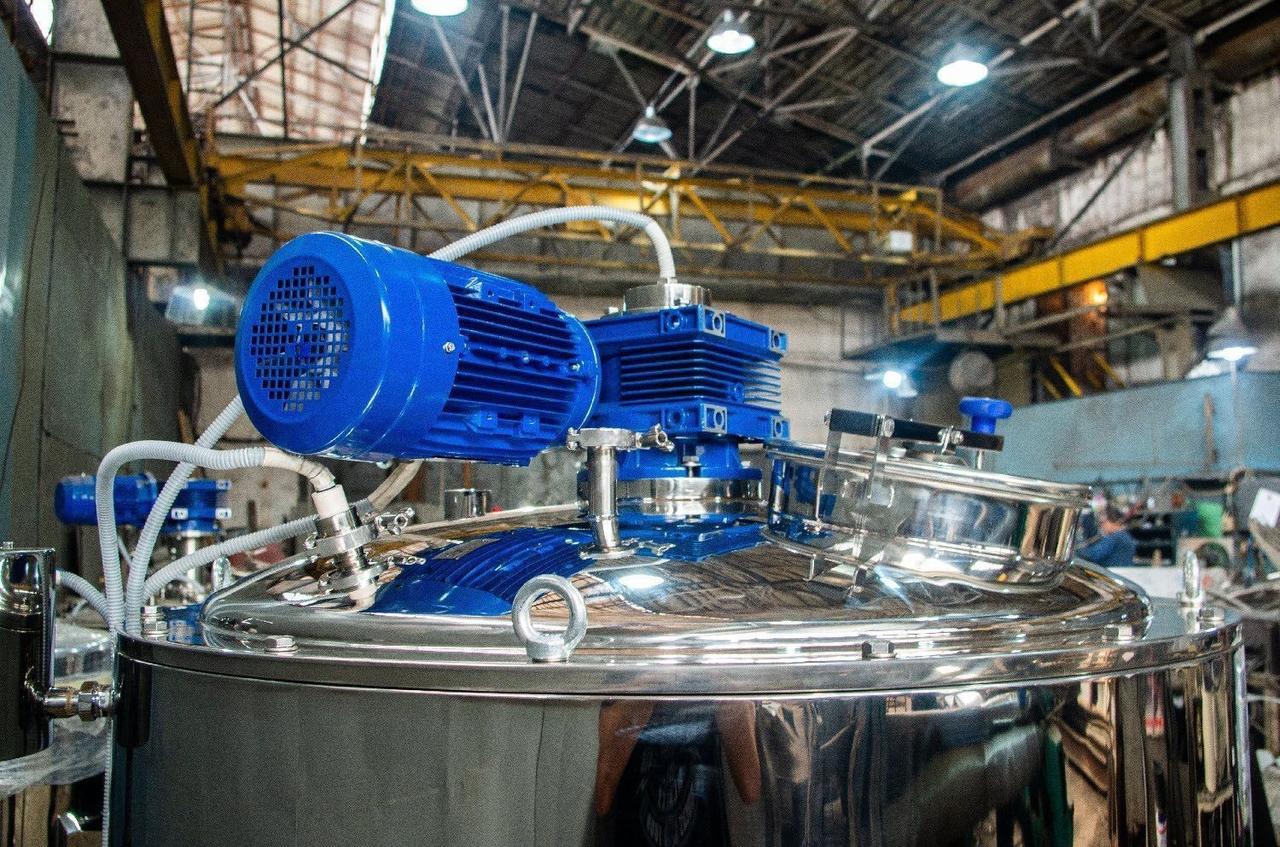 Химический Реактор 500 литров герметичный с водяной рубашкой, мешалкой и гомогенизатором - фото 4 - id-p1719401925