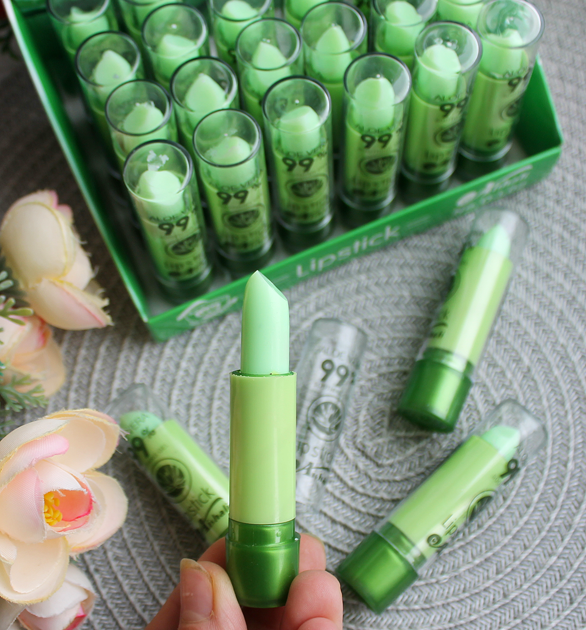 Гігієнічна помада Aloe Vera з проявляючимся кольором
