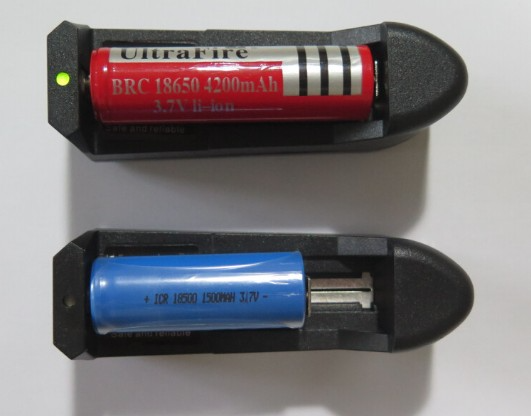 Дешевий зарядний пристрій на 1х18650 від мережі 220V