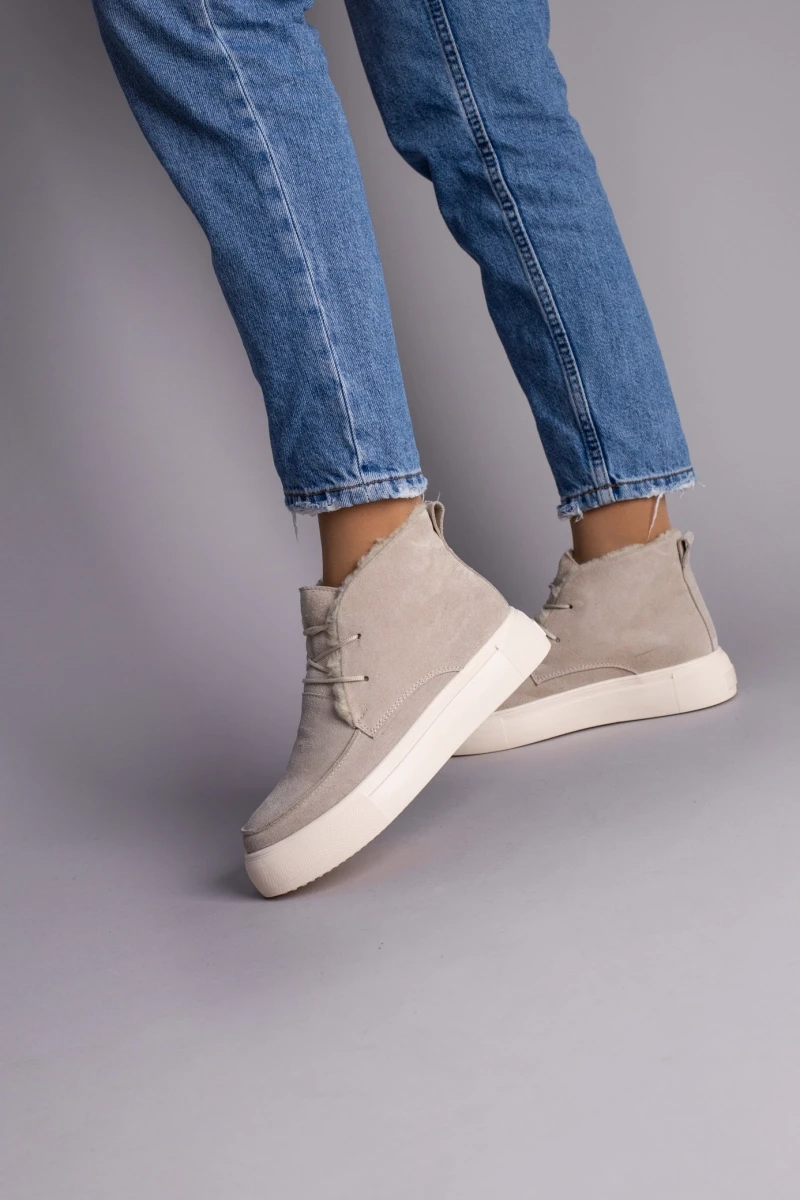 Жіночі зимові черевики ShoesBand Бежеві натуральні замшеві на шнурівці всередині напіввовна 38 (24,5-25 см) (S73701-1з)