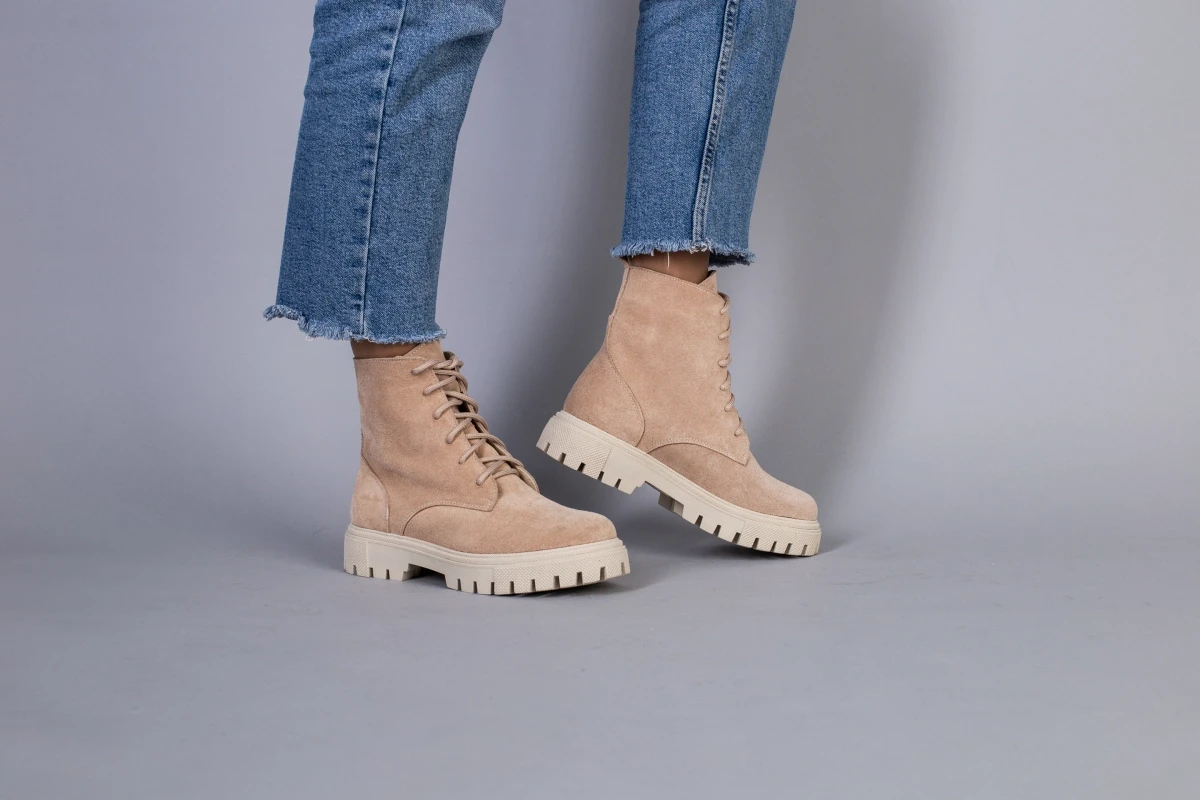 Жіночі демісезонні черевики ShoesBand Пудрові натуральні замшеві на вузьку ногу всередині байка 36 (23,5 см) (S67001-4д)