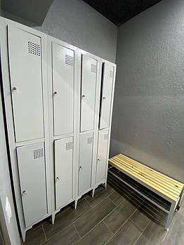 Шафа для одягу металева ШОМ-300/2/4*. в спортзал