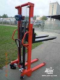 Штабелер з вагами