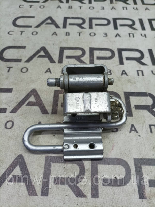 Петля дверей Audi A4 B6 2.4BDV задн. лев. (б/у)