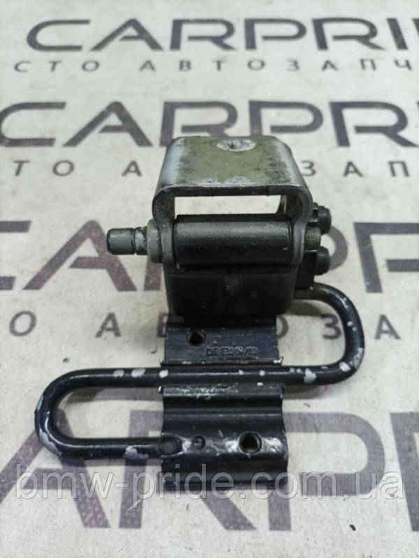 Петля дверей Audi A4 B6 1.8 BFB 2003 задн. лев. (б/у)