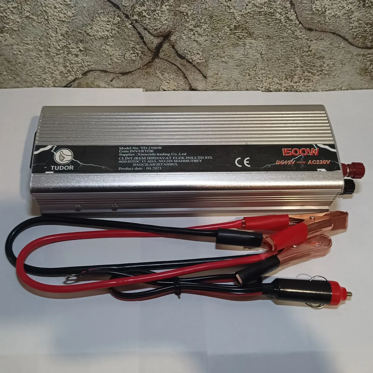 Інвертор автомобільний перетворювач напруги 12V-230V-1500W Tudor TD-1500 USB авто прикурювач