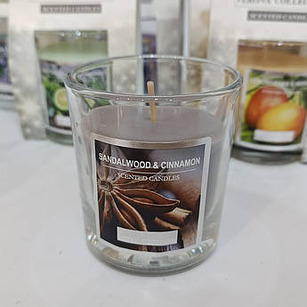 Свічка ароматизована в склянці, прянощі-сандалове дерево.