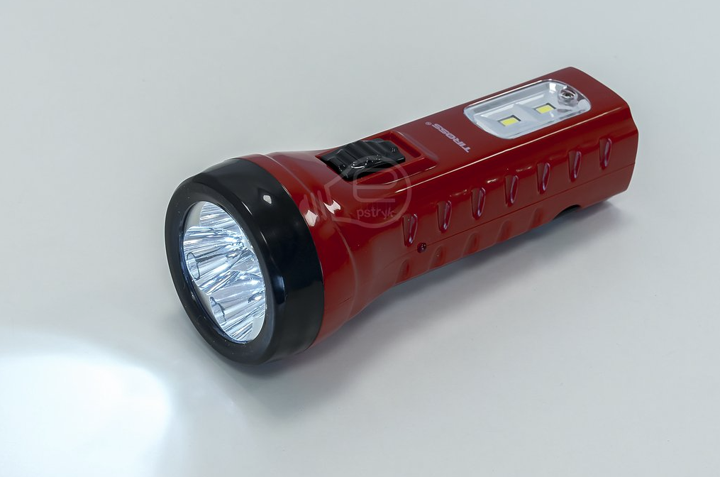 Дворежимний кемпінговий LED ліхтар TIROSS із вбудованим акумулятором та боковою лампою, GP13