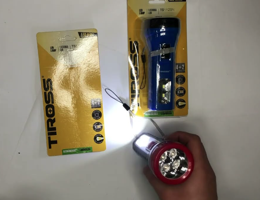 Дворежимний кемпінговий LED ліхтар TIROSS із вбудованим акумулятором та боковою лампою, GP17