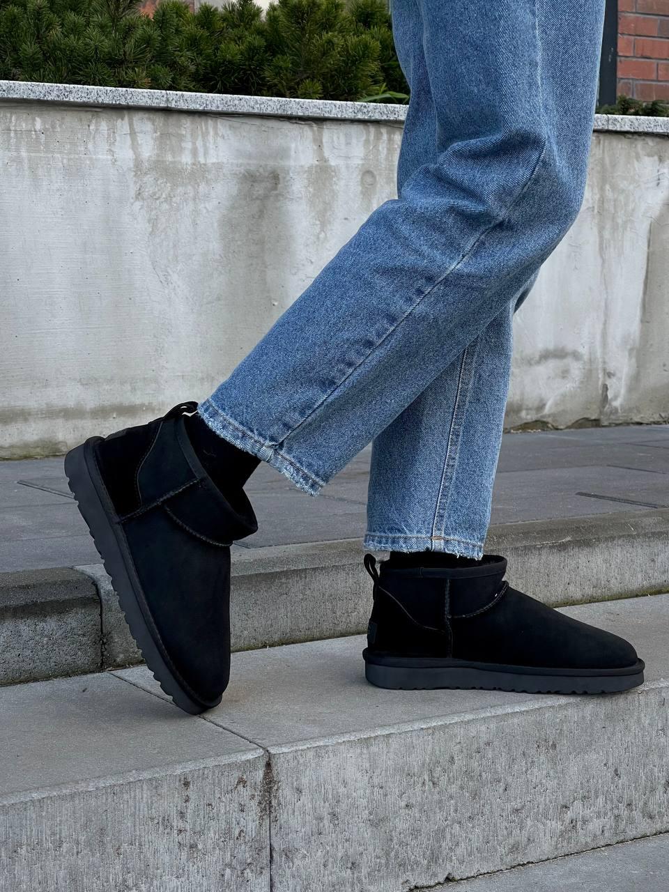 Уги жіночі UGG Classic Ultra Mini Black чорні короткі на хутрі овчина стильне натуральне хутро