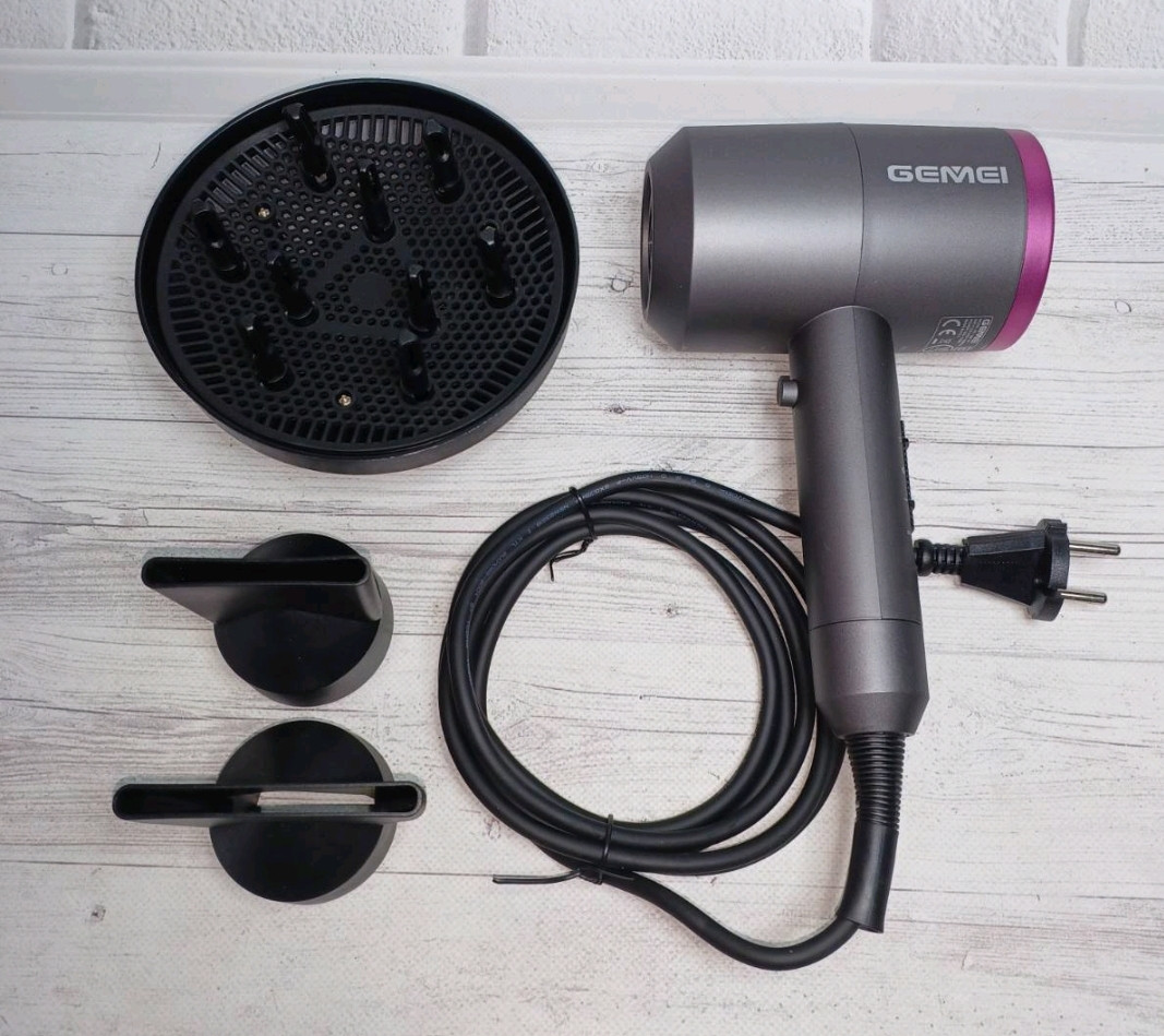 Фен для волосся GEMEI Professional Hair Dryer Професійний фен для волосся GM-137 
Потужність 1200-1400w