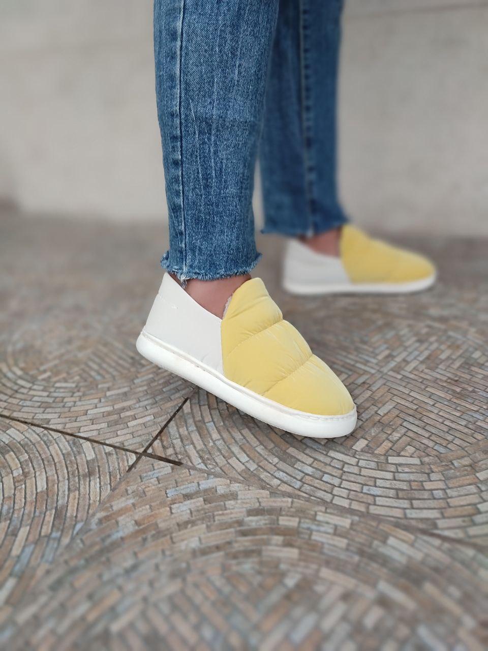 Дутики жовті зимові стьобані автоледі сліпони UGG YELLOW короткі сліпони мокасини жіночі теплі