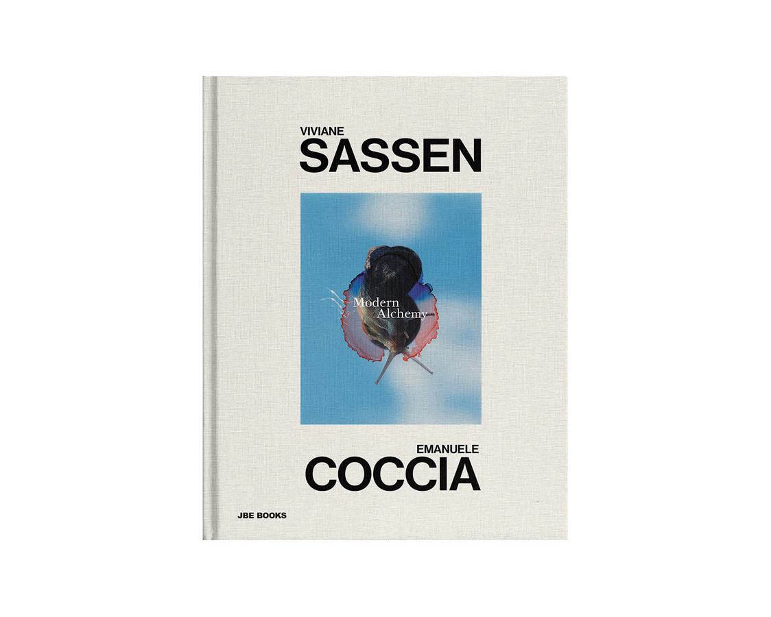 Книга Viviane Sassen & Emanuele Coccia: Modern Alchemy (Signed)