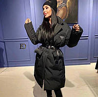Модная женская чёрная зимняя длинная куртка Prada Прада