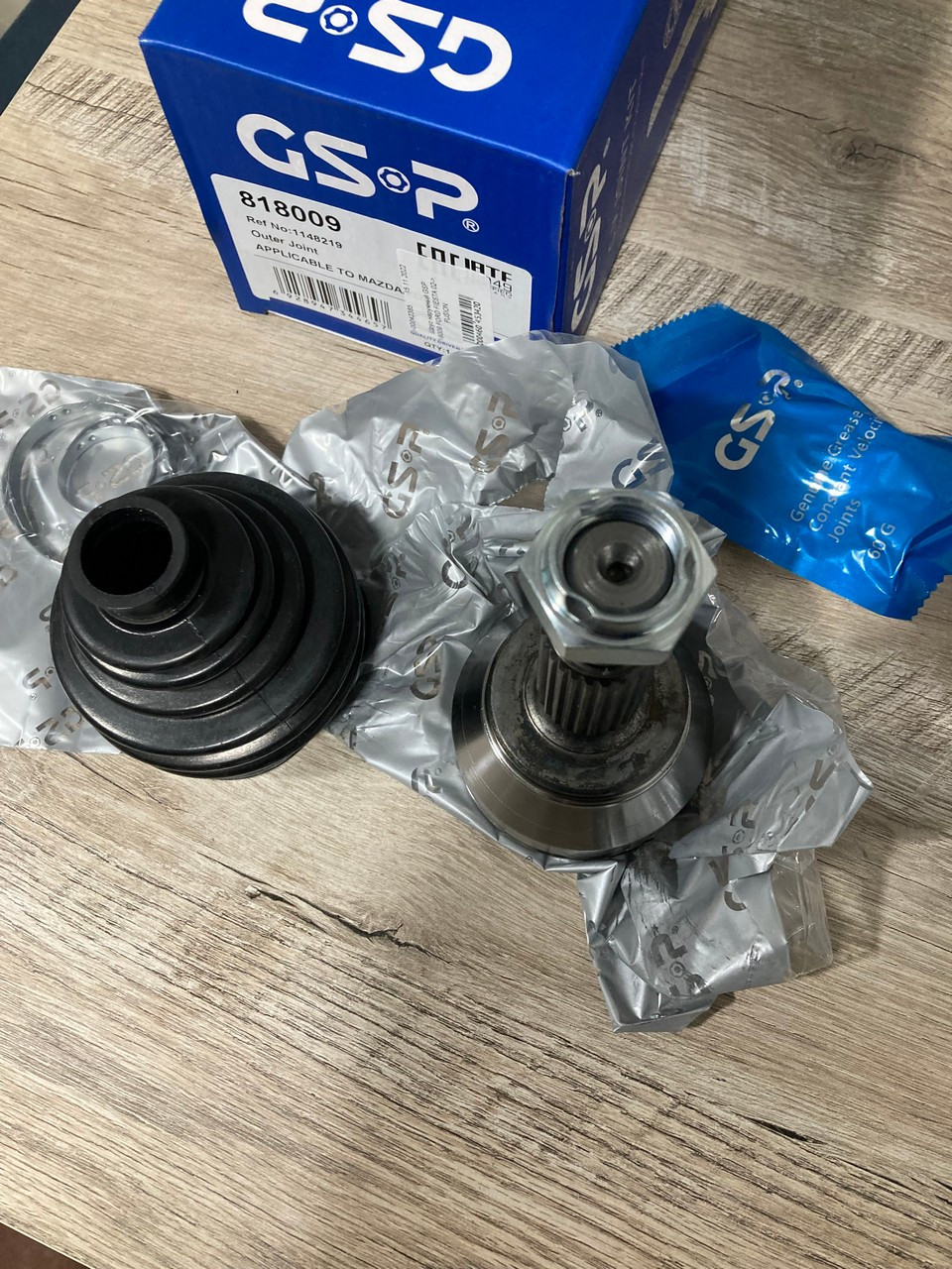 Шрус зовнішній GSP 818009 FORD FIESTA 02 ->, FUSION