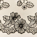 Ажурне мереживо вишивка на сітці: чорна нитка  на сітці відтінка айворі, ширина 24 см, фото 5