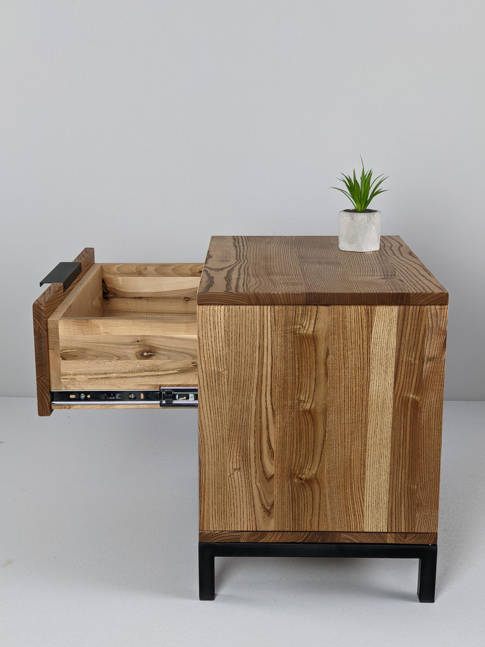 Тумба "Лофт" из натурального дерева. Доставка бесплатная Тумба "Лофт" из натурального дерева. Доставка бесплатная