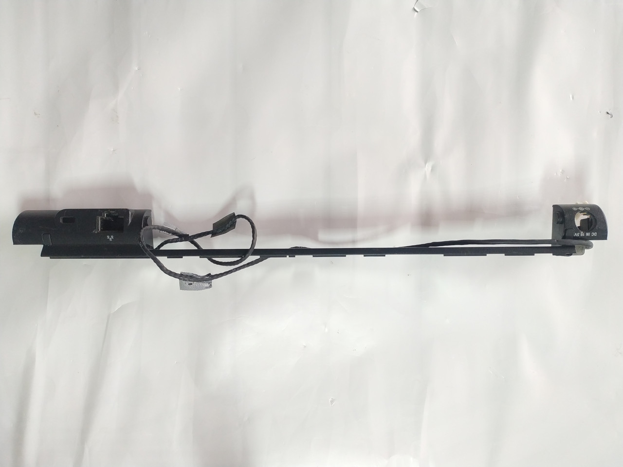 Sony Vaio VPC Sony PCG-61411W Building D1 (Нижня корпус, бар з роз'ємами LAN та роз'ємом живлення)