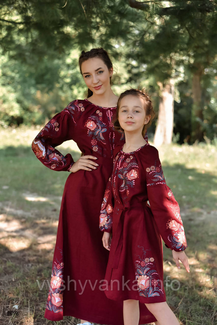 Довга вишита бордова сукня з льону 4607