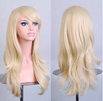 Перука хвиляста русява блондинки 60см c подовженим чубчиком