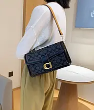 Жіноча сумка коуч з широким ременем на плече