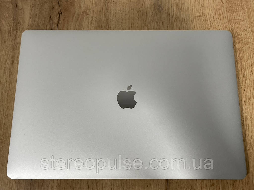 MacBook Pro 15インチ 2016年 16gb 512g A1707 Apple MacBook Pro 15'' A1707 (2016): core i7 2.9GHz/Radeon