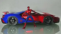 Людина-павук машина людини павука та фігурка Jada Toys 1:24 Spider-Man and 2017 Ford GT