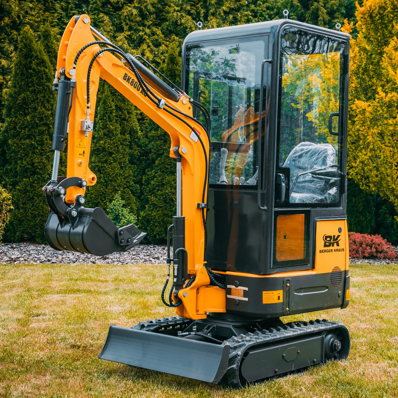Міні-екскаватор Berger Kraus BK800KS з кабіною, торсійною стрілою та ковшем 380 мм, фото 1