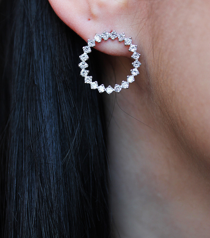 Срібні сережки Делфі у формі кола з білими фіанітами, фото 1