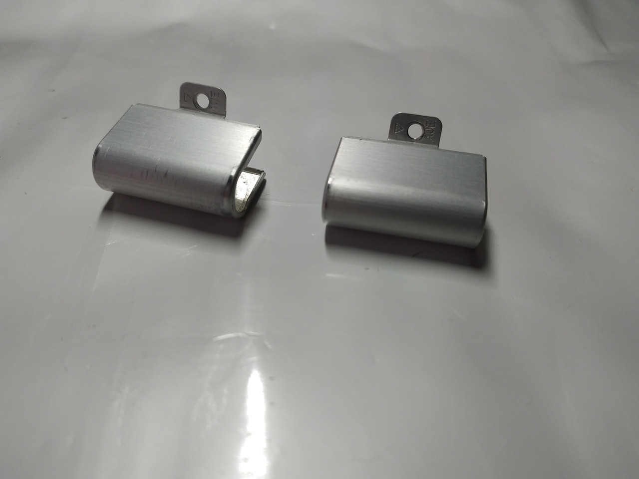 HP Pavilion G7-1000 заглушки петель бу