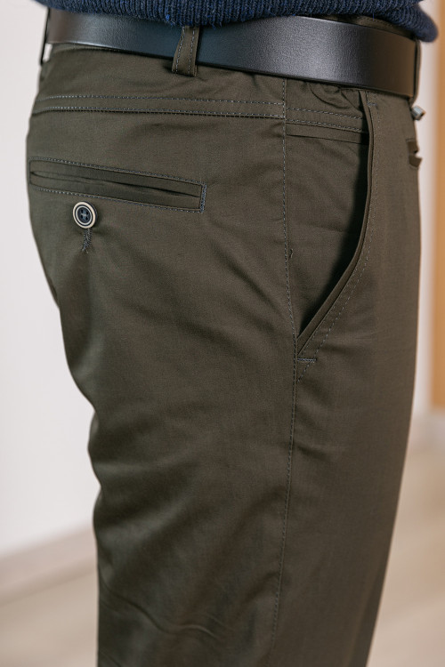 Мужские оливковые классические брюки под ремень - фото 2 - id-p1722291206