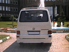 Накладка на задній бампер (під фарбування) Volkswagen T4 Transporter AUC Тюнінг заднього бампера Фольксваген Т4