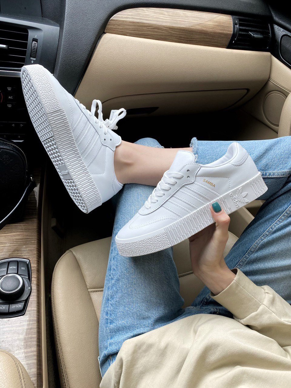 Жіночі білі кросівки Adidas Samba white / Адідас Самба білі натуральна шкіра