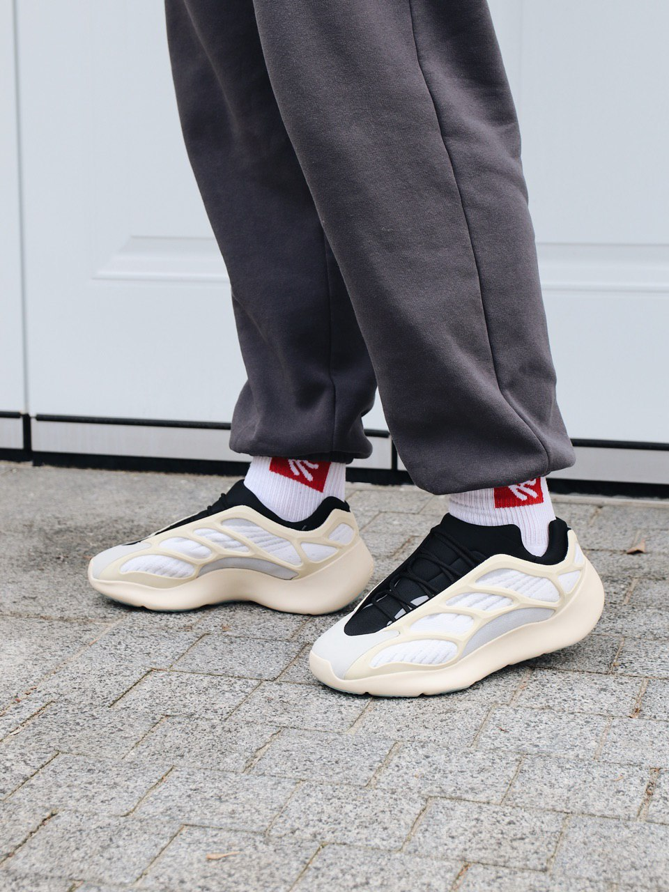 Мужские кроссовки Adidas Yeezy boost 700 v3 Azael / Адидас изи буст 700 ...