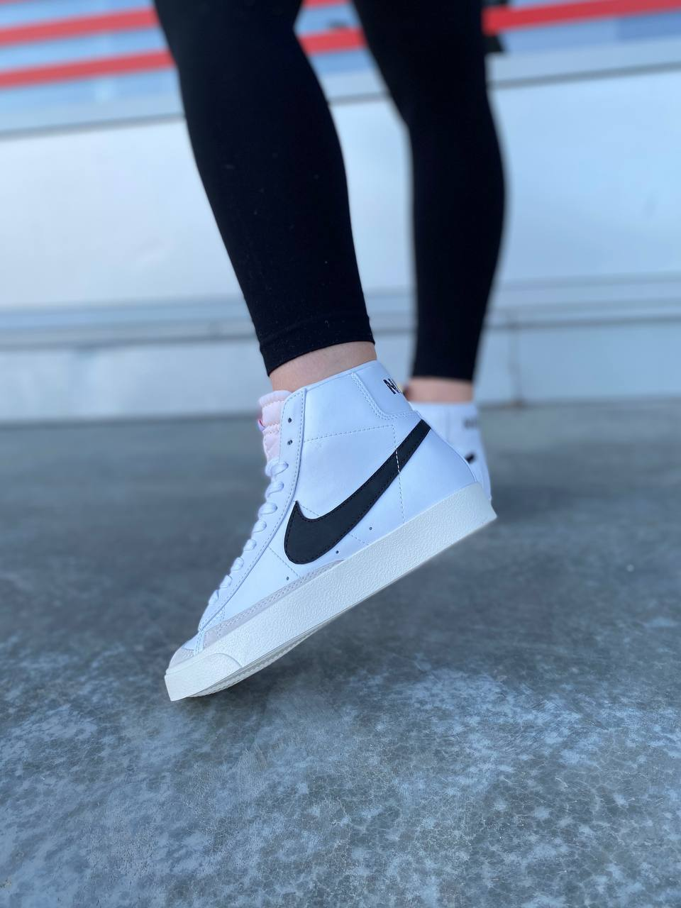 Кроссовки Nike Blazer mid 77 vintage white black / Найк блейзер мид винтаж. Живые фото - фото 2 - id-p1722900561