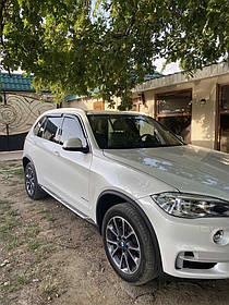 Вітровики з хромом молдингом (4 шт., HIC) BMW X5 F-15 2013-2018 рр. AUC Дефлектори вікон (вітровики) БМВ Х5 Ф15