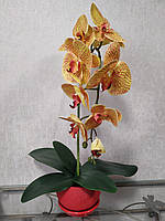 Искусственная латексная орхидея VIP в красном керамическом кашпо на одну ветку жёлто-красная (ОКГ09042303)
