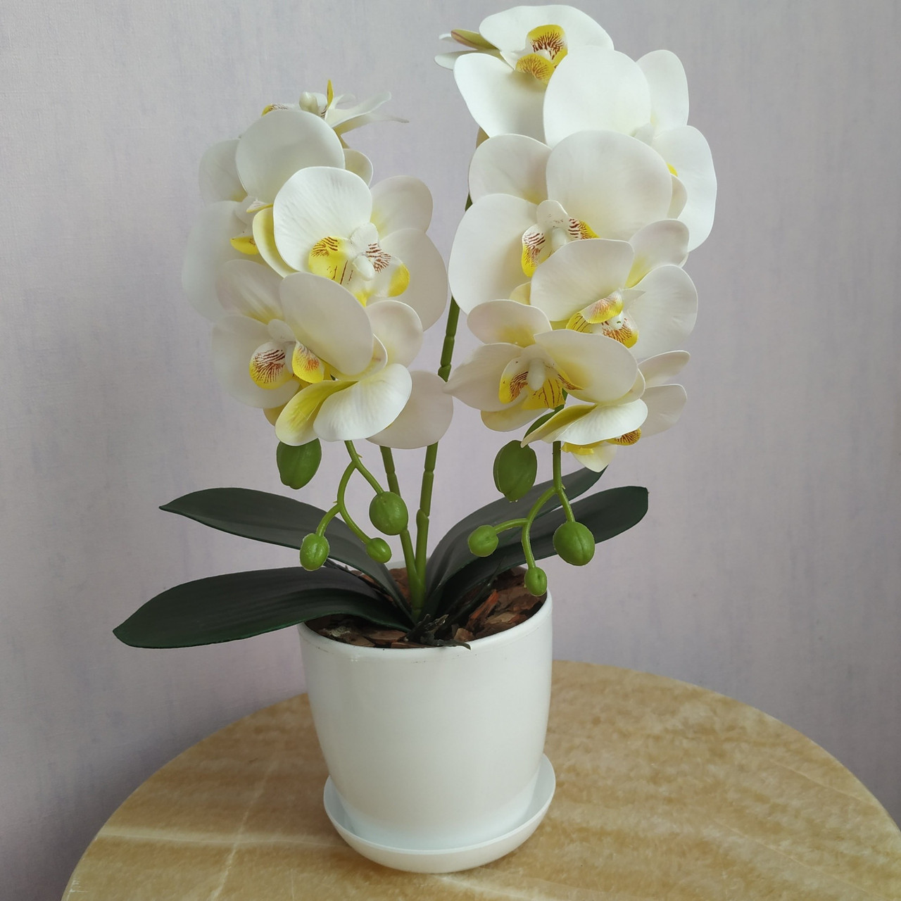 Штучна латексна міні орхідея в білому пластику кашпо на дві гілки біла (ОМП01000103), фото 1