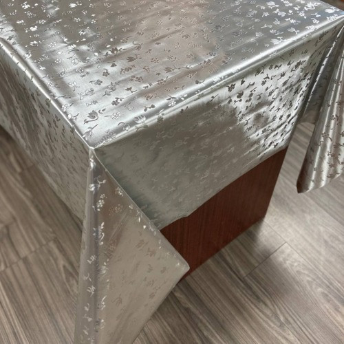 Скатертина-клейонка на тканинній основі з сріблястим переливом