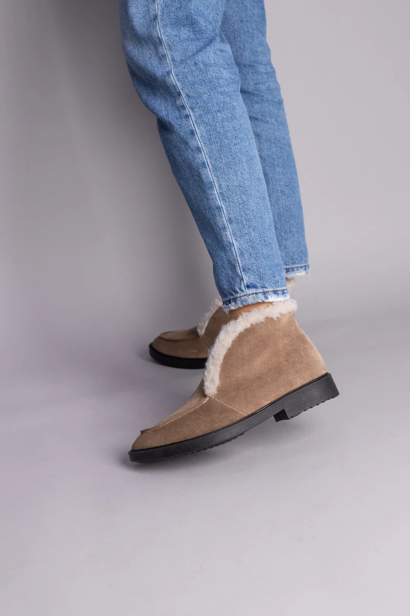 Жіночі зимові лофери ShoesBand Капучіно натуральні замшеві всередині напіввовна 39 (25-25,5 см) (S52171-1з)